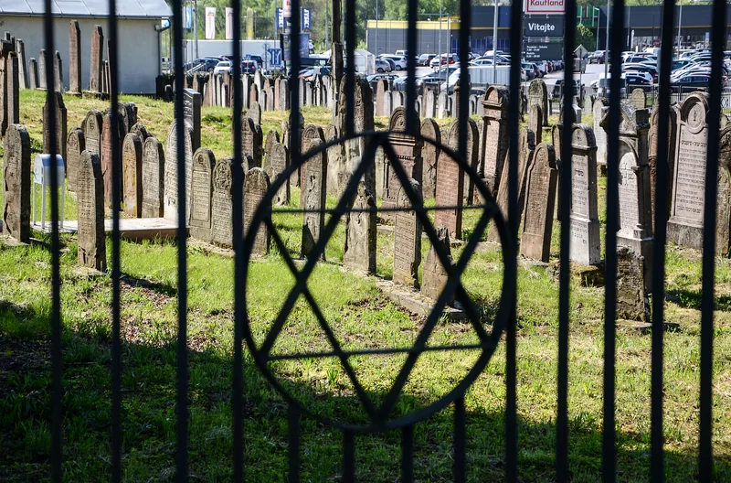 Jewish cemetery in Bardejov — cemetery overview