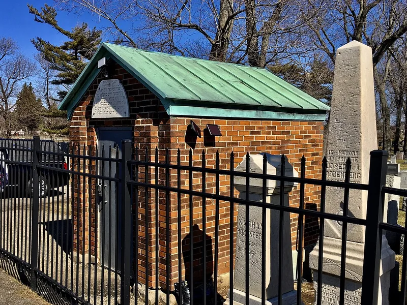 Ohel of Reb Eliyahu Yosef Rabinowitz, Cheektowaga