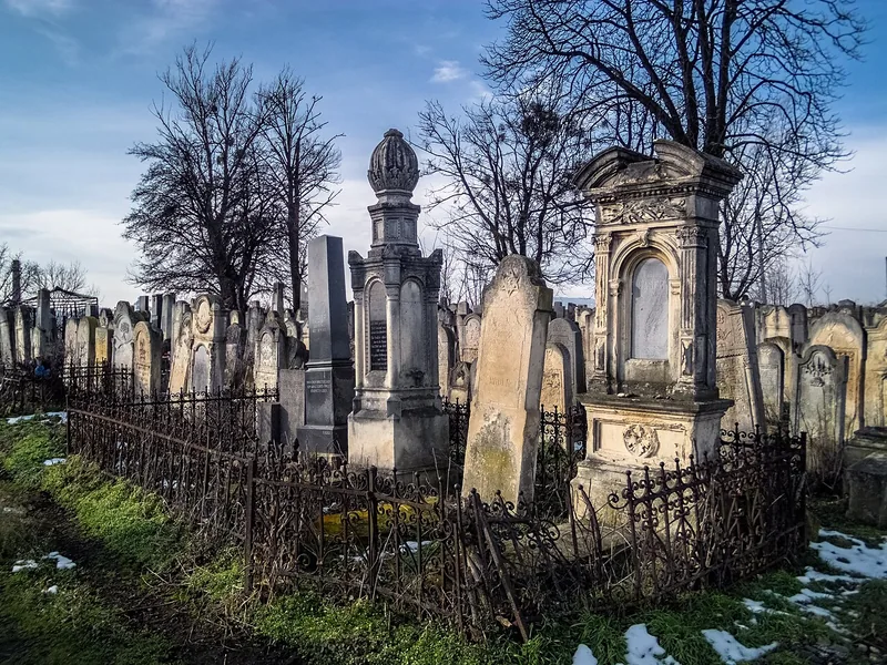 Jewish cemetery, Chernivtsi — cemetery overview