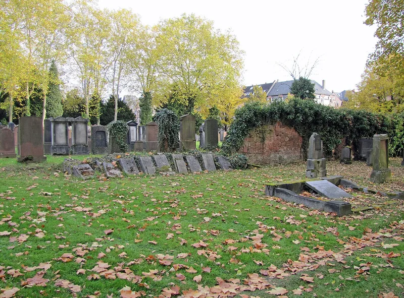 Rat-Beil-Straße Jewish Cemetery, Frankfurt — cemetery overview