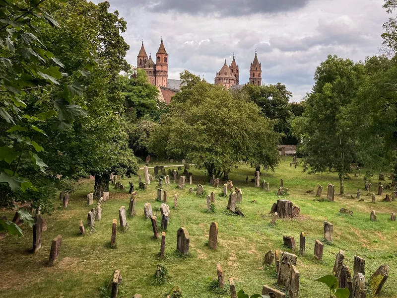 Heiliger Sand Jewish cemetery, Worms — cemetery view