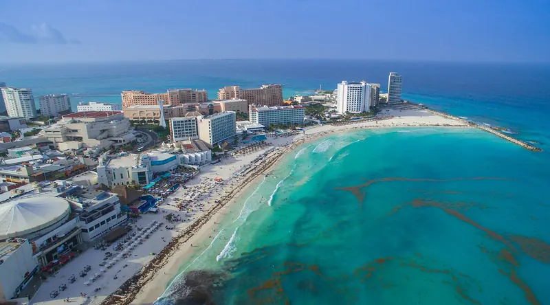 Aerial footage of Cancun. Luftbildaufnahmen von Cancun.