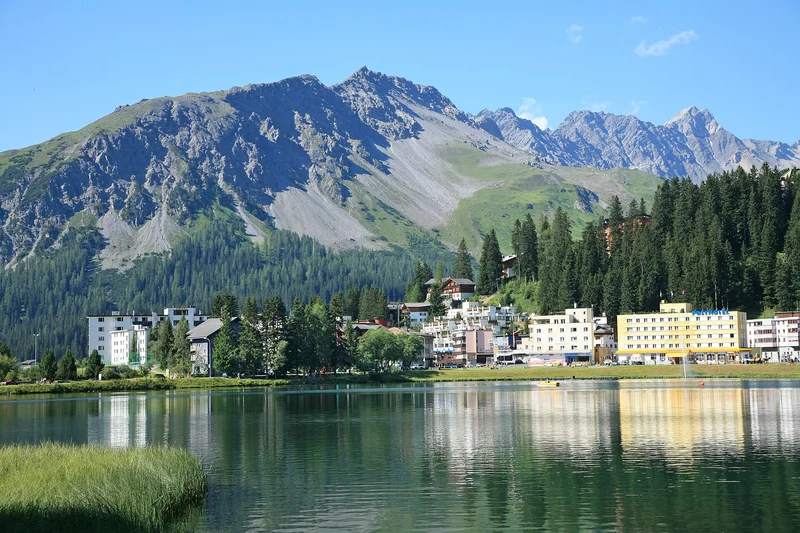 Obersee lake and mountain backdrop in Arosa, Switzerland