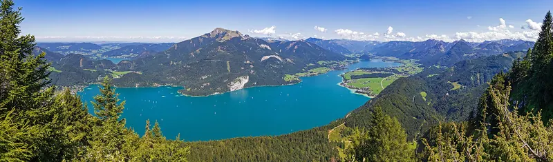Panoramic view from the Elferstein (1376 m) in St. Gilgen (Salzburg, Austria) towards the Wolfgangsee and the Schafberg.