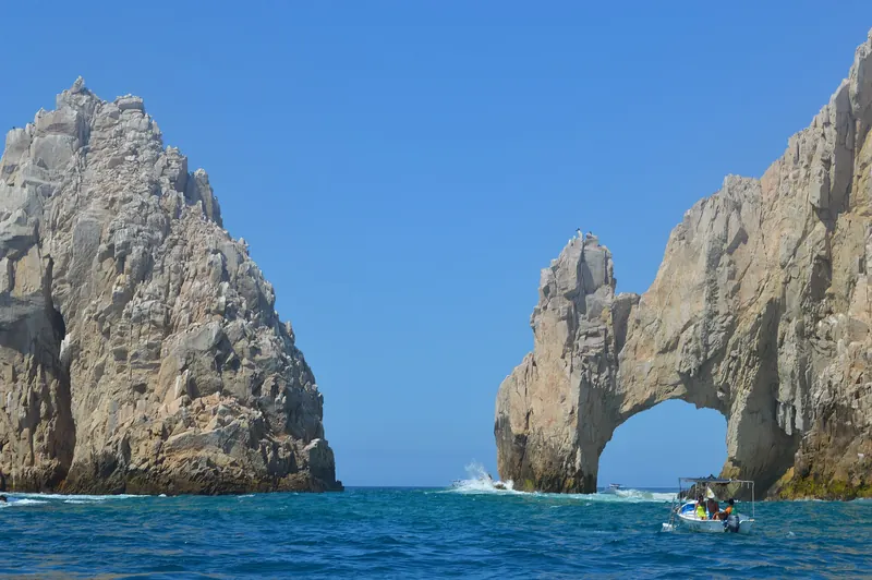 View of the Arch of Cabo San Lucas in Baja California Sur